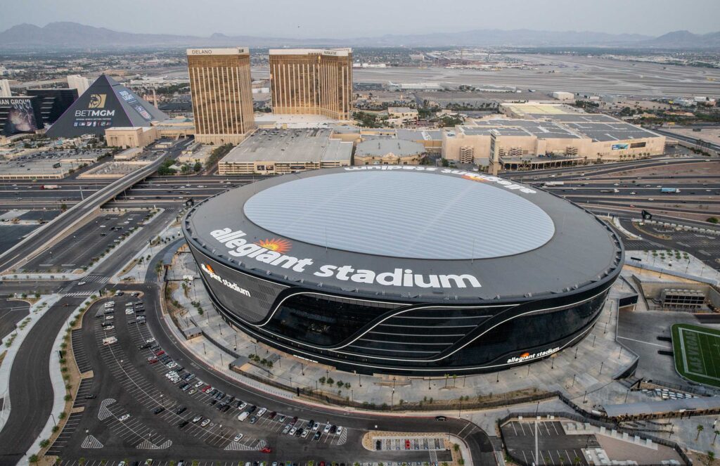Allegiant Stadium en las Vegas construido por Mortenson-McCarthy